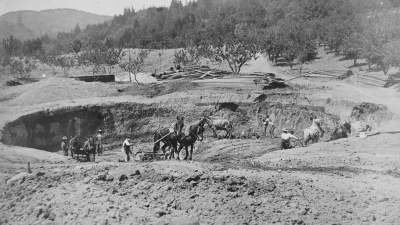 Reservoir excavation in 1909.
